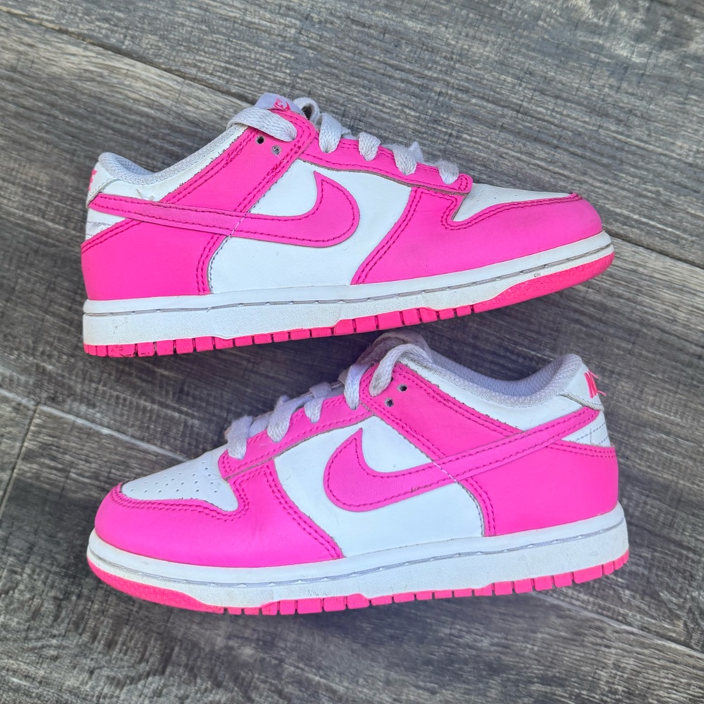 Nike Kids Sneakers White and Hot Pink Low Top